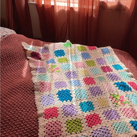 Vintage Handmade Blanket - Picture 4 of 4